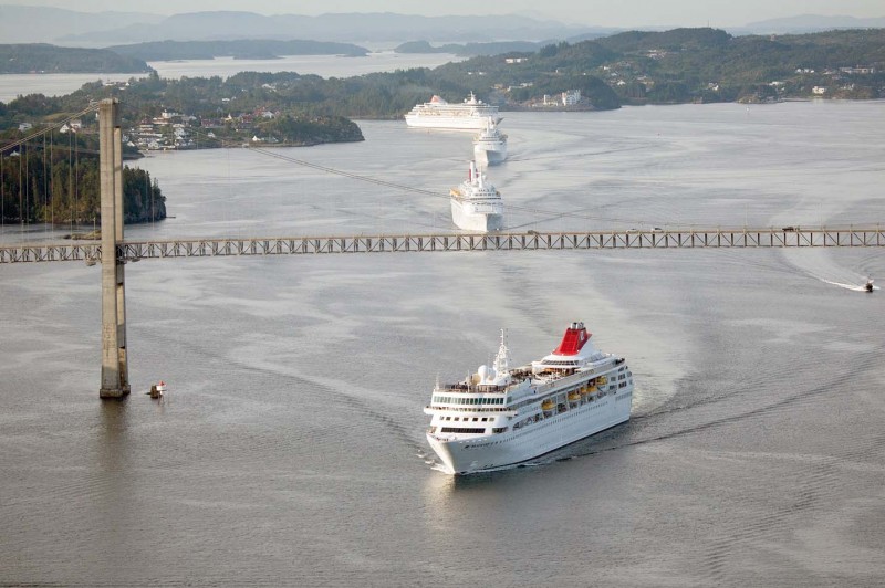 S1510-06-Fred. Olsen's fleet of four ships cruise into Bergen, coming together fo...